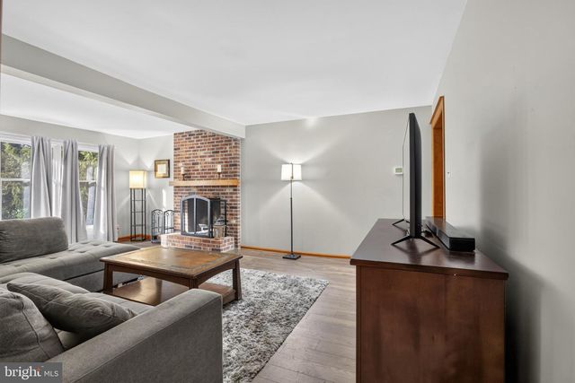 812 HILLTOP ROAD, Newark, DE 19711