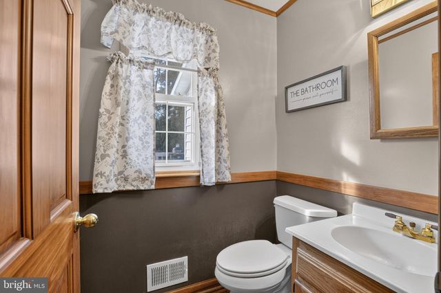 812 HILLTOP ROAD, Newark, DE 19711