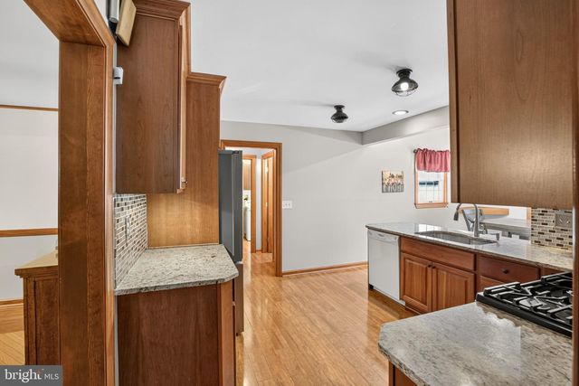 812 HILLTOP ROAD, Newark, DE 19711