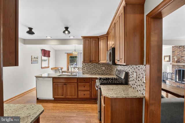 812 HILLTOP ROAD, Newark, DE 19711