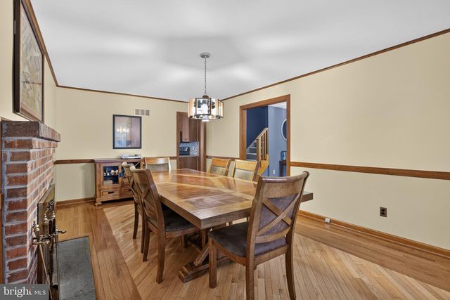 812 HILLTOP ROAD, Newark, DE 19711