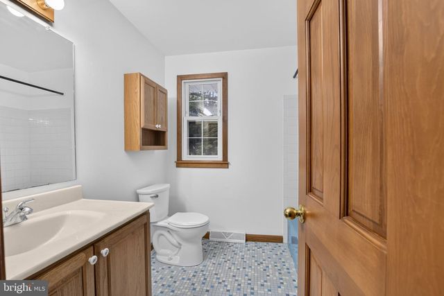 812 HILLTOP ROAD, Newark, DE 19711