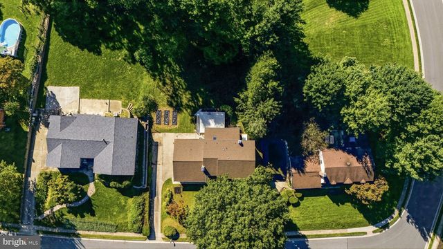 812 HILLTOP ROAD, Newark, DE 19711