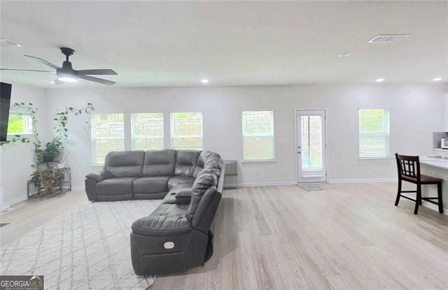 327 Valley Oak Drive, Dawsonville, GA 30534