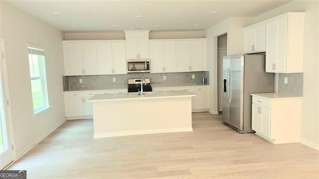 327 Valley Oak Drive, Dawsonville, GA 30534