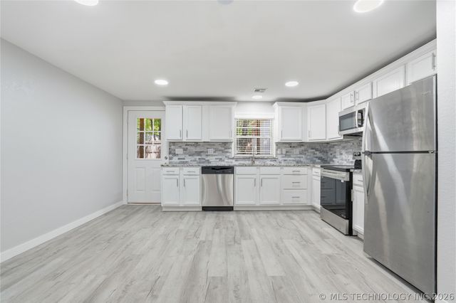 453684 Osage Avenue, Afton, OK 74331