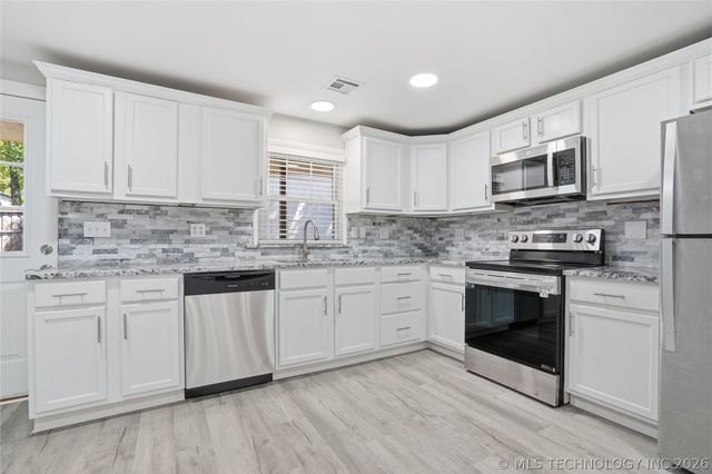 453684 Osage Avenue, Afton, OK 74331