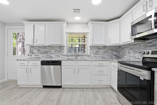 453684 Osage Avenue, Afton, OK 74331