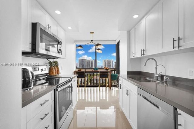 1000 W Island Blvd 2508, Aventura, FL 33160