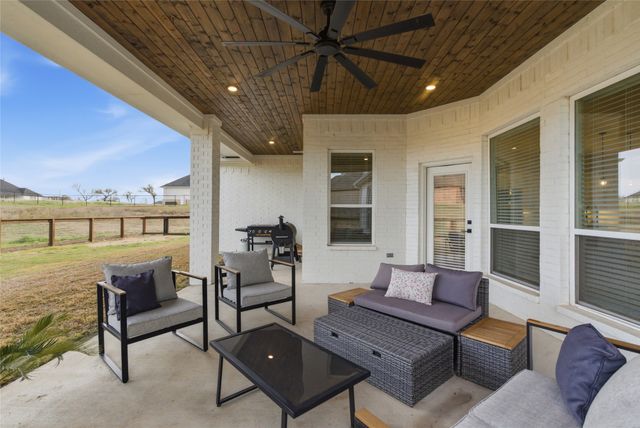 815 Wind River Pass, Azle, TX 76020