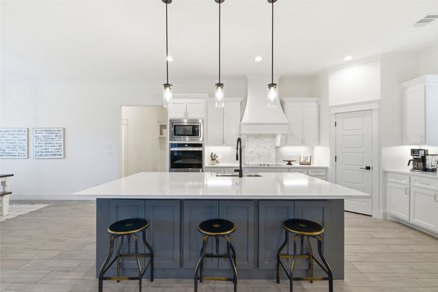 815 Wind River Pass, Azle, TX 76020