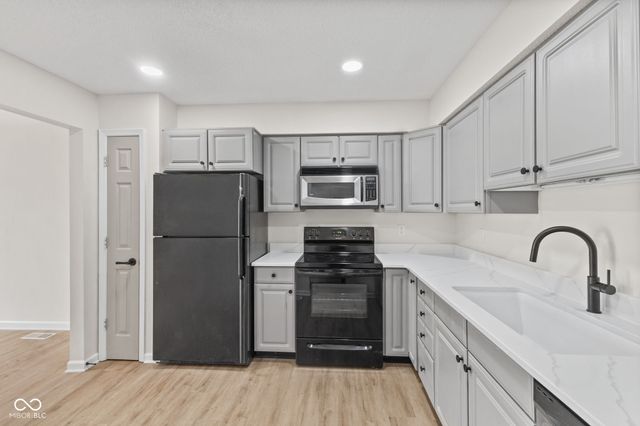 2525 Brewster Road, Indianapolis, IN 46268