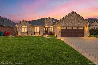 54845 Petunia Drive, Macomb Township, MI 48042