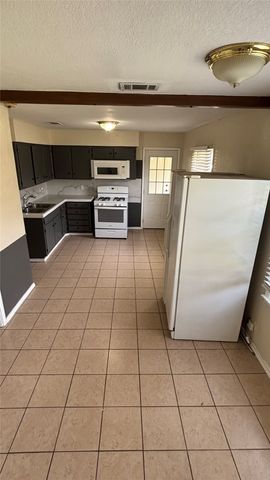 1104 Sierra Drive, Denton, TX 76209