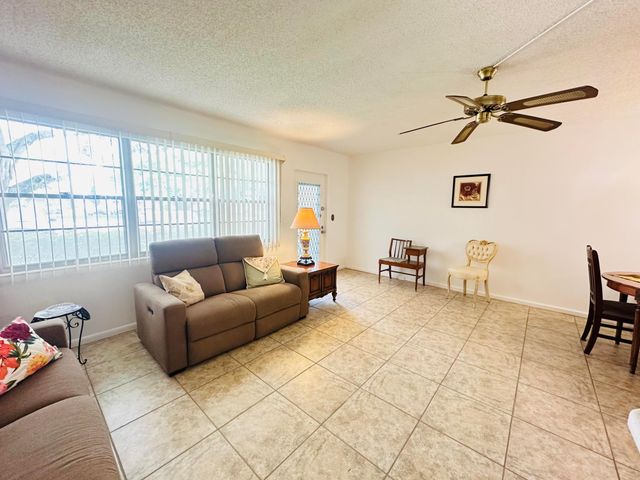 1146 Cambridge G, Deerfield Beach, FL 33442