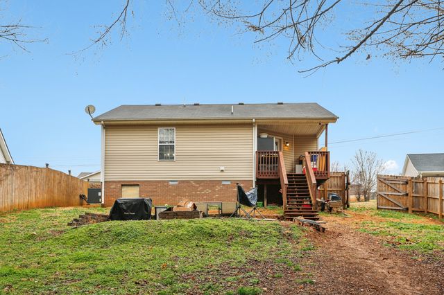 260 Audrea Ln, Clarksville, TN 37042