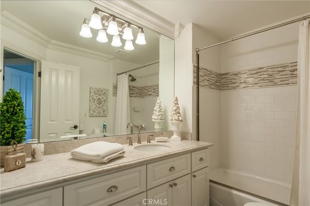 130 30th Street, Hermosa Beach, CA 90254