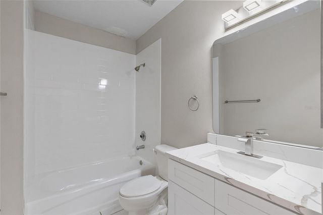 522 VILLA DEL SOL CIRCLE 201, Orlando, FL 32824