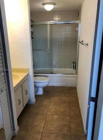 600 Three Islands Blvd 418, Hallandale Beach, FL 33009