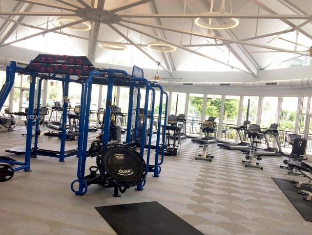 600 Three Islands Blvd 418, Hallandale Beach, FL 33009