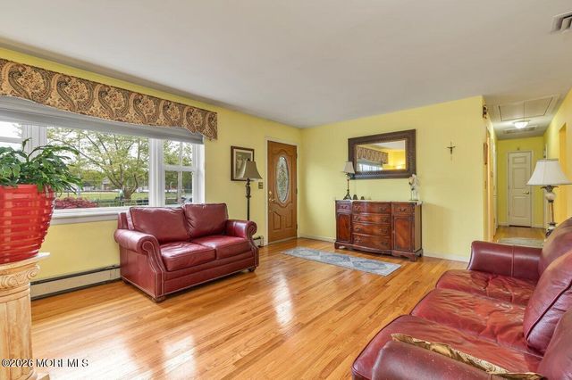 39 Wooley Street, Matawan, NJ 07747