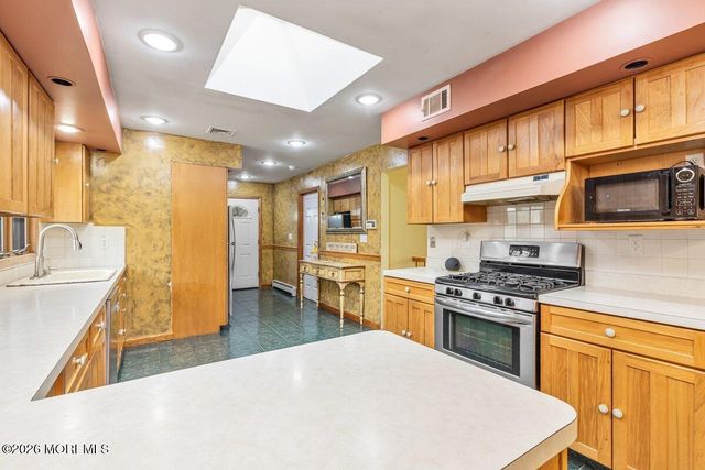 39 Wooley Street, Matawan, NJ 07747