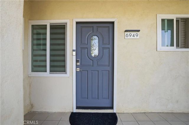 6949 Aura Avenue, Reseda, CA 91335
