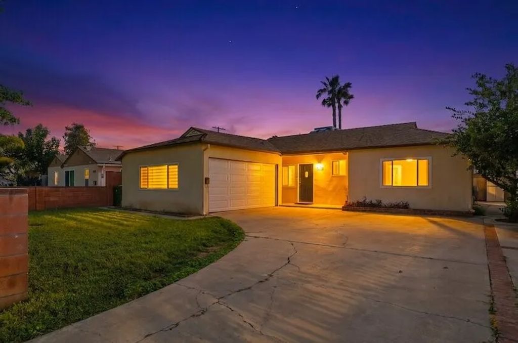 6949 Aura Avenue, Reseda, CA 91335