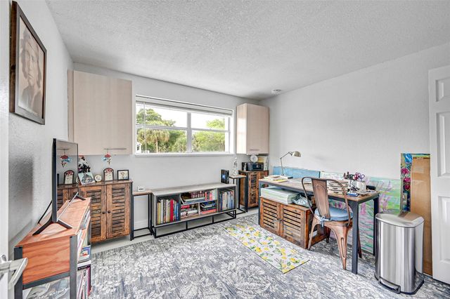2715 NE 49th Street, Fort Lauderdale, FL 33308