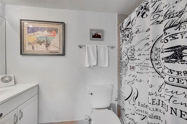 2715 NE 49th Street, Fort Lauderdale, FL 33308