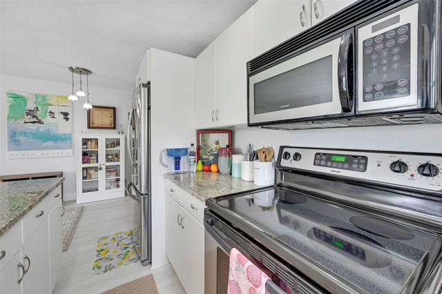 2715 NE 49th Street, Fort Lauderdale, FL 33308