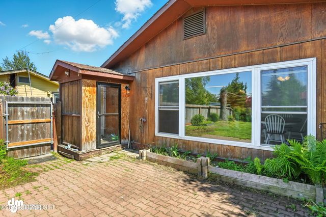 3401 Lois Drive, Anchorage, AK 99517