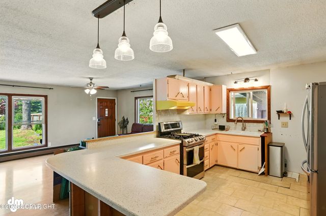 3401 Lois Drive, Anchorage, AK 99517