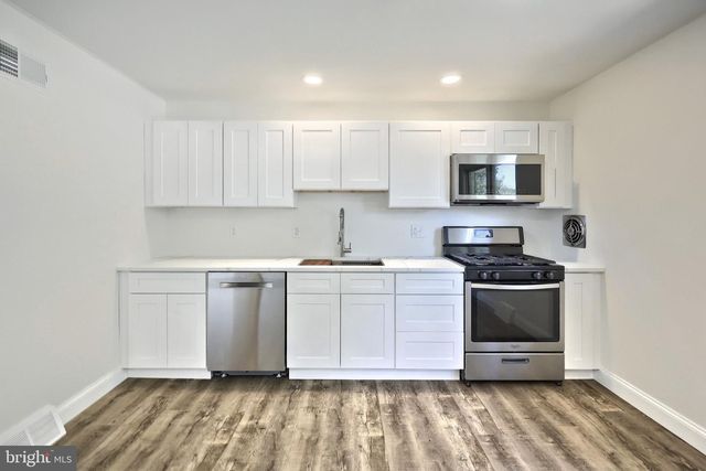 2551 BERKSHIRE LN, Dover, PA 17315