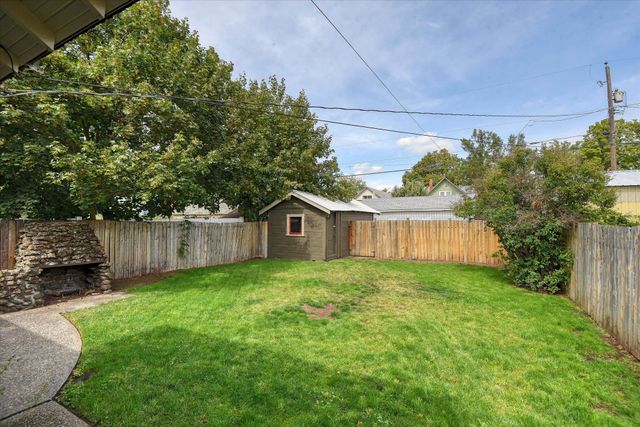 2612 W Dean Ave, Spokane, WA 99201
