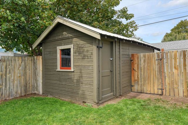 2612 W Dean Ave, Spokane, WA 99201