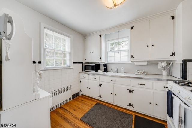31 Briant Pkwy, Summit City, NJ 07901