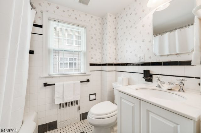 31 Briant Pkwy, Summit City, NJ 07901