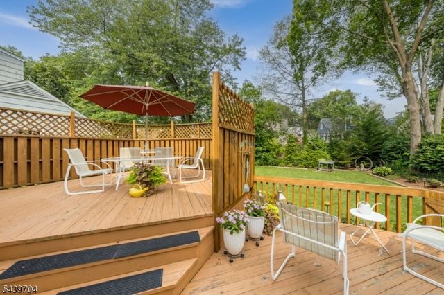 31 Briant Pkwy, Summit City, NJ 07901