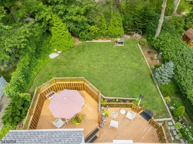 31 Briant Pkwy, Summit City, NJ 07901
