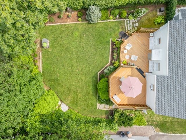 31 Briant Pkwy, Summit City, NJ 07901