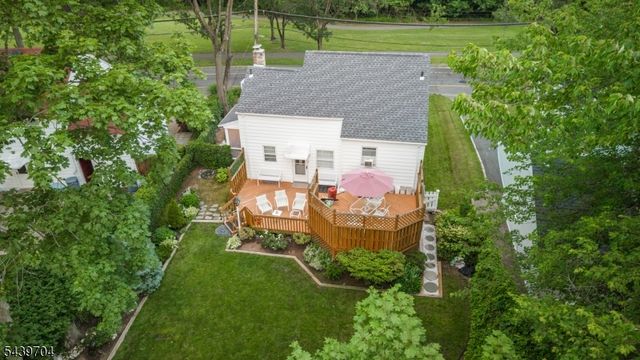 31 Briant Pkwy, Summit City, NJ 07901