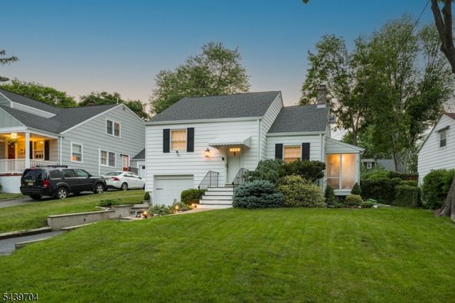 31 Briant Pkwy, Summit City, NJ 07901