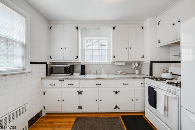 31 Briant Pkwy, Summit City, NJ 07901