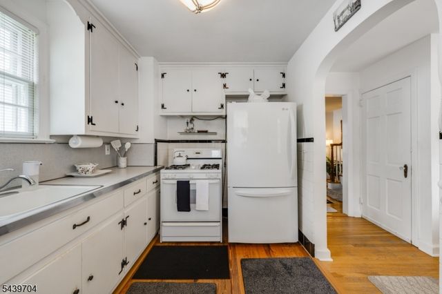 31 Briant Pkwy, Summit City, NJ 07901