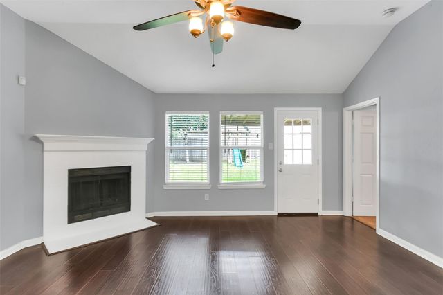 223 Fantasy Lane, Montgomery, TX 77356