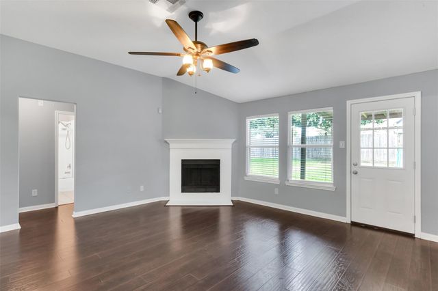 223 Fantasy Lane, Montgomery, TX 77356