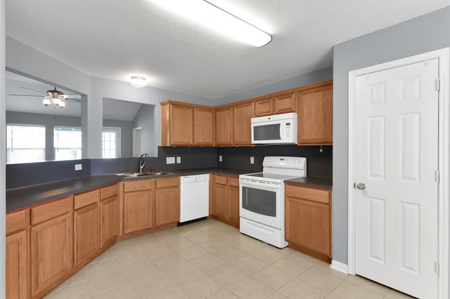 223 Fantasy Lane, Montgomery, TX 77356