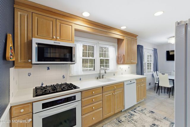 1 Flora Drive, Holmdel, NJ 07733