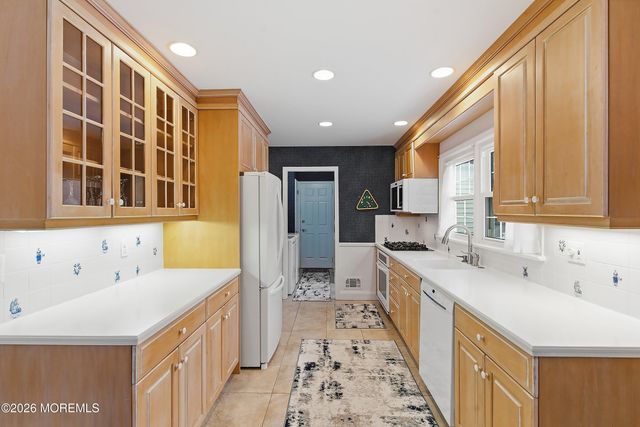 1 Flora Drive, Holmdel, NJ 07733